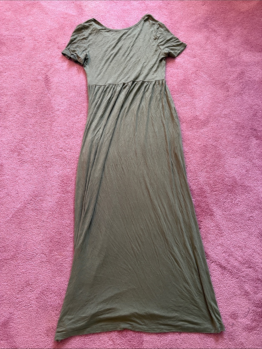 Women’s Olive Green Short-Sleeve Scoop Neck Maxi Dress - Picture 4 of 10
